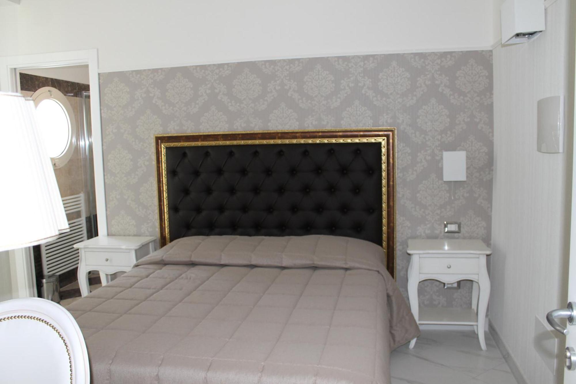 Hotel Residence Villa Del Mare Римини Екстериор снимка