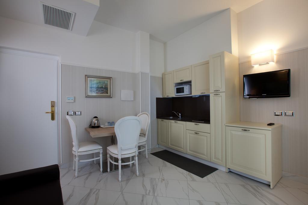 Hotel Residence Villa Del Mare Римини Екстериор снимка