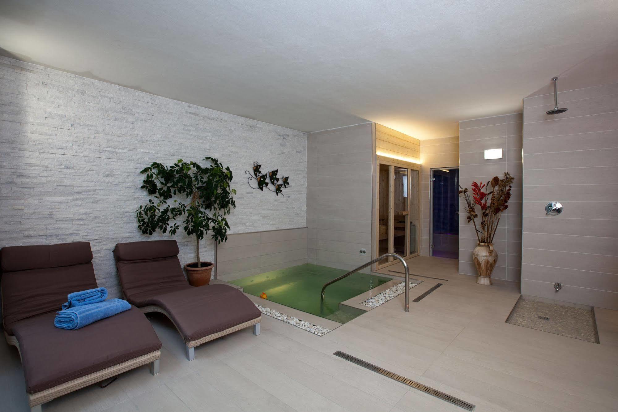 Hotel Residence Villa Del Mare Римини Екстериор снимка