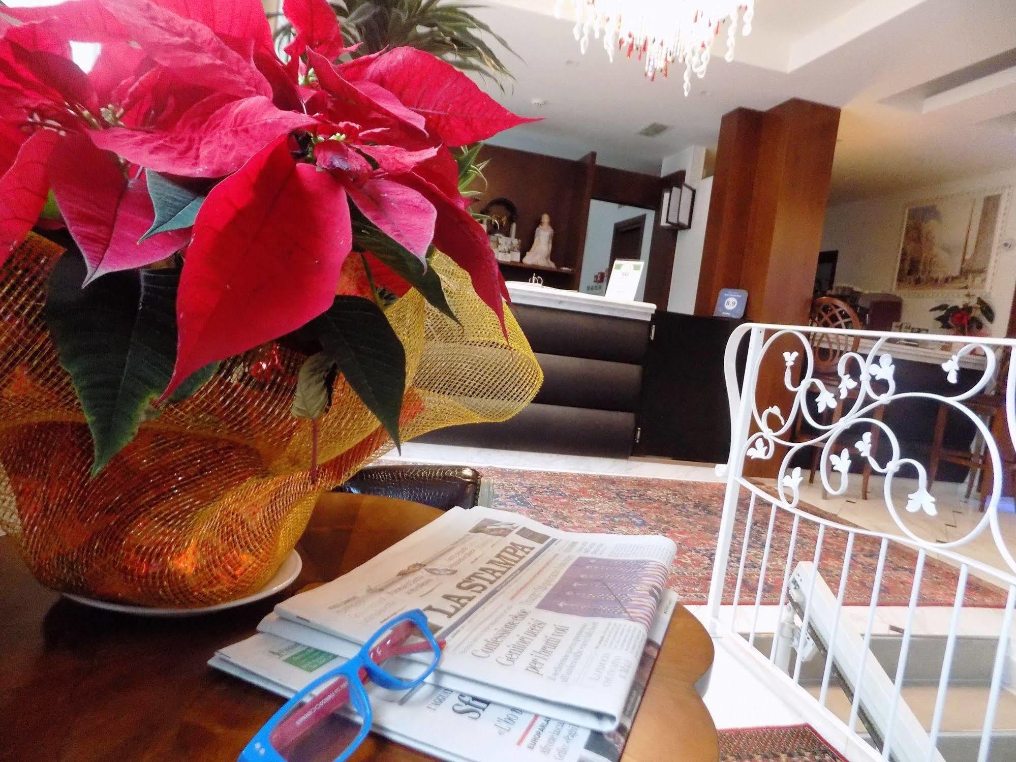 Hotel Residence Villa Del Mare Римини Екстериор снимка