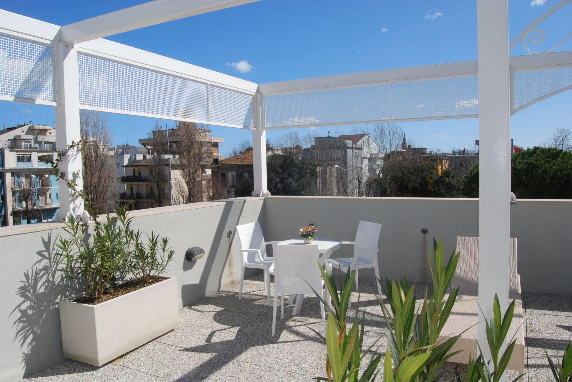 Hotel Residence Villa Del Mare Римини Екстериор снимка